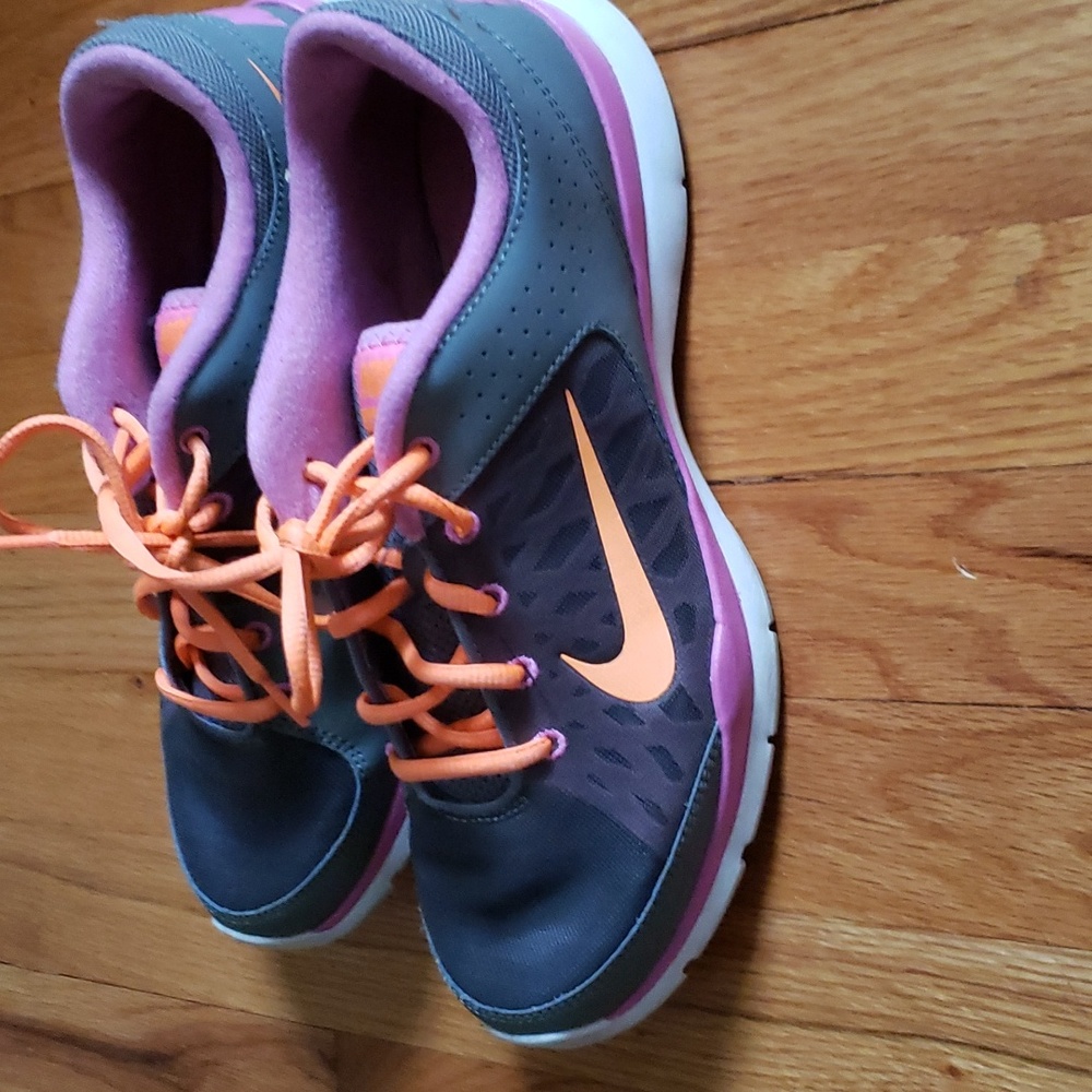Nike Flex Trainer Womens Gray Pink Orange Training Sneakers Sz 10
